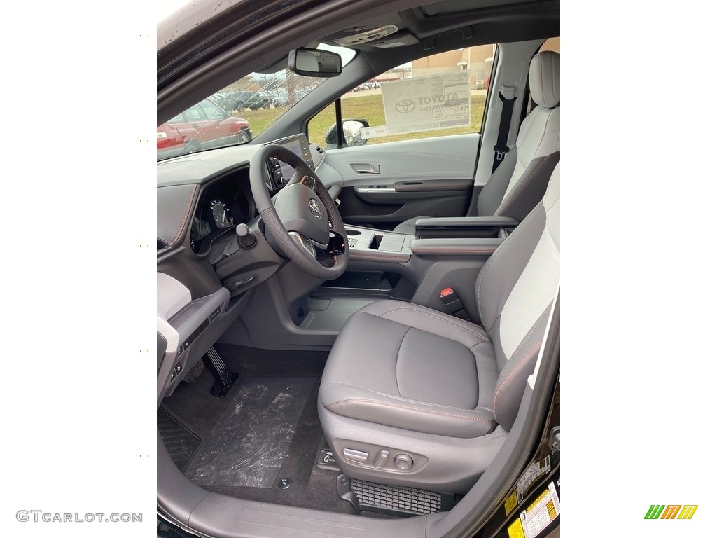 2021 Toyota Sienna XSE Hybrid Front Seat Photos