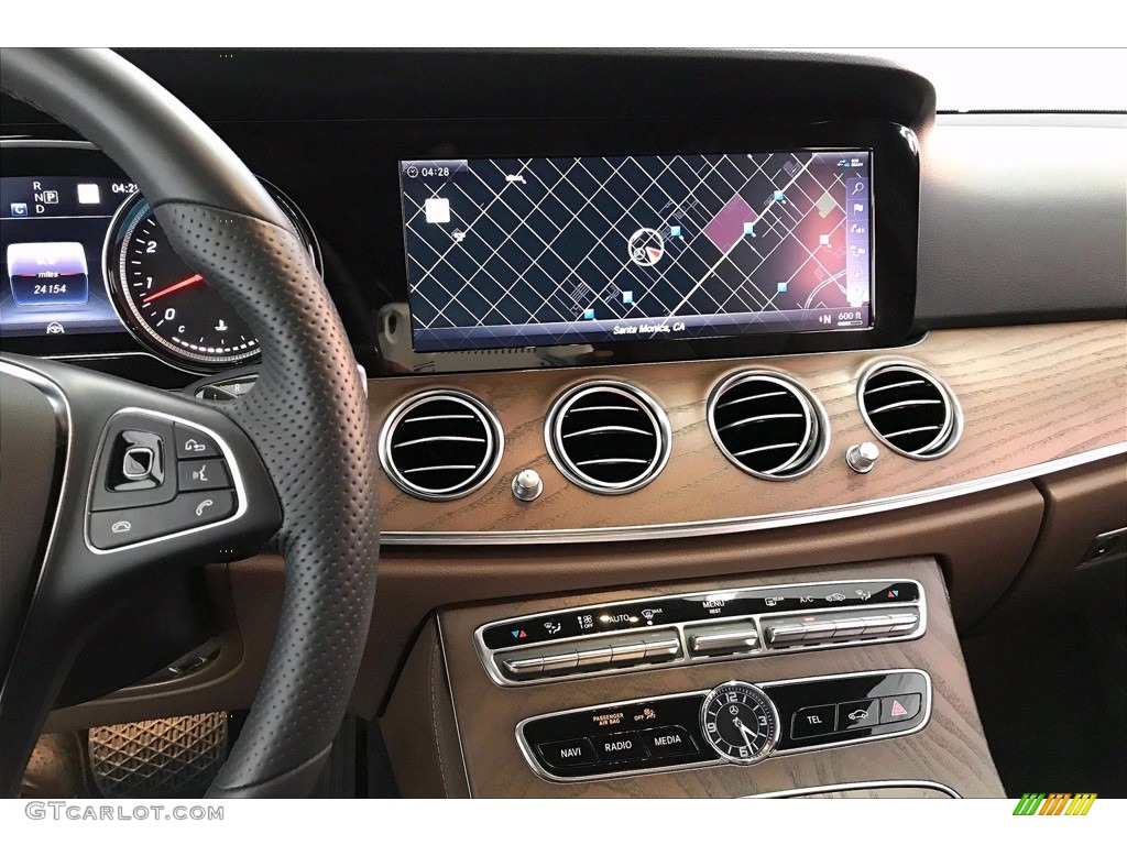 2018 Mercedes-Benz E 400 4Matic Wagon Controls Photos