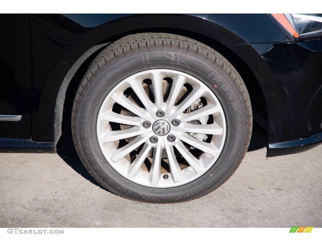 2016 Volkswagen Passat SE Sedan Wheel Photo #140837186