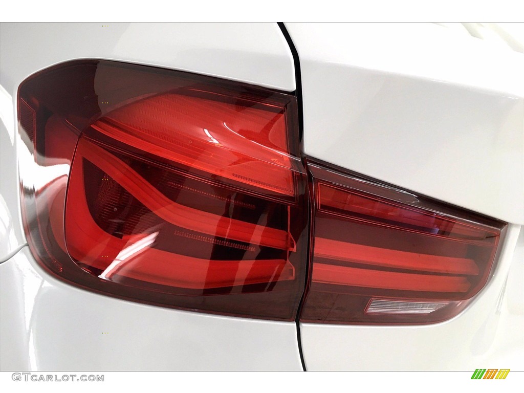 2018 3 Series 330i Sedan - Mineral White Metallic / Black photo #27