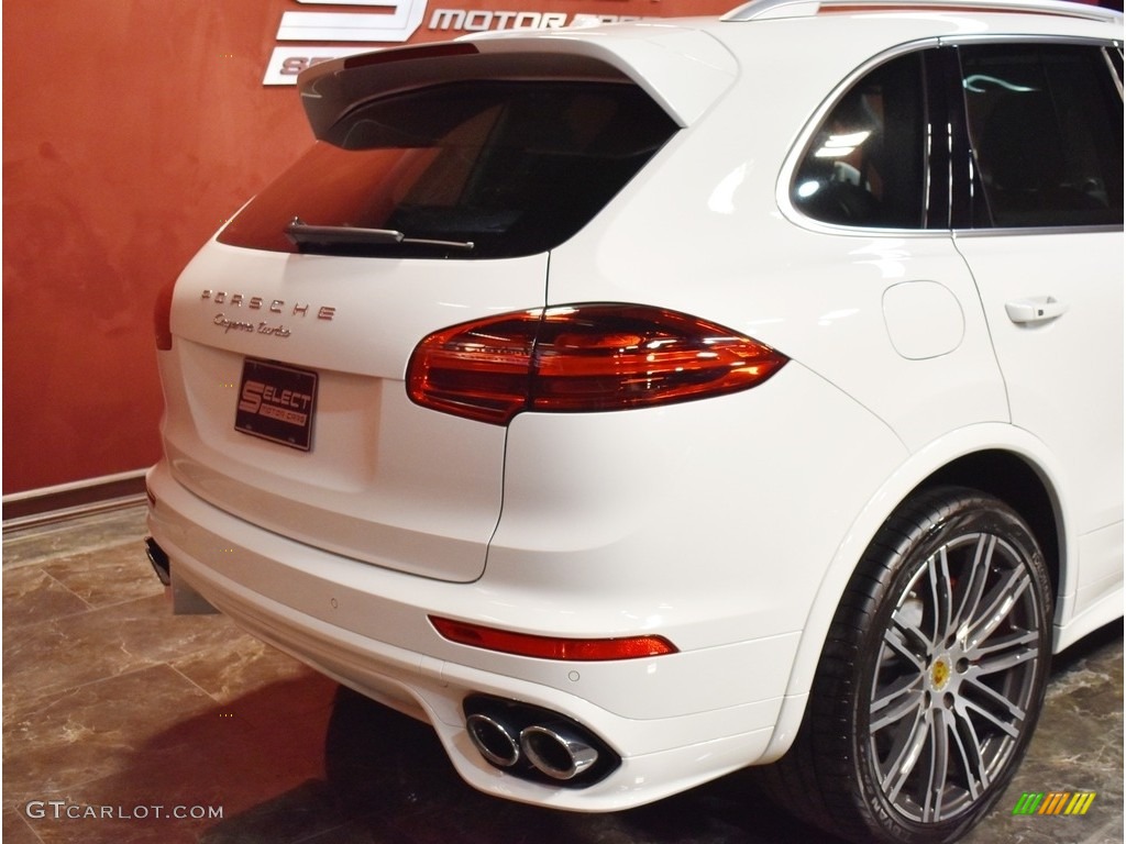 2017 Cayenne Turbo - White / Black/Garnet Red photo #6