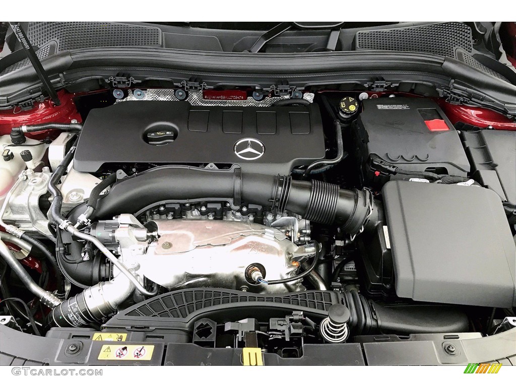 2021 Mercedes-Benz GLA 250 4Matic Engine Photos