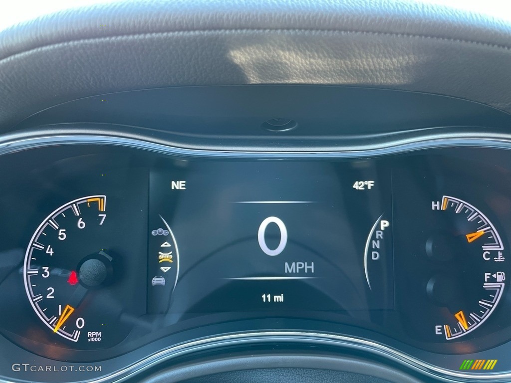 2021 Jeep Grand Cherokee Overland 4x4 Gauges Photos