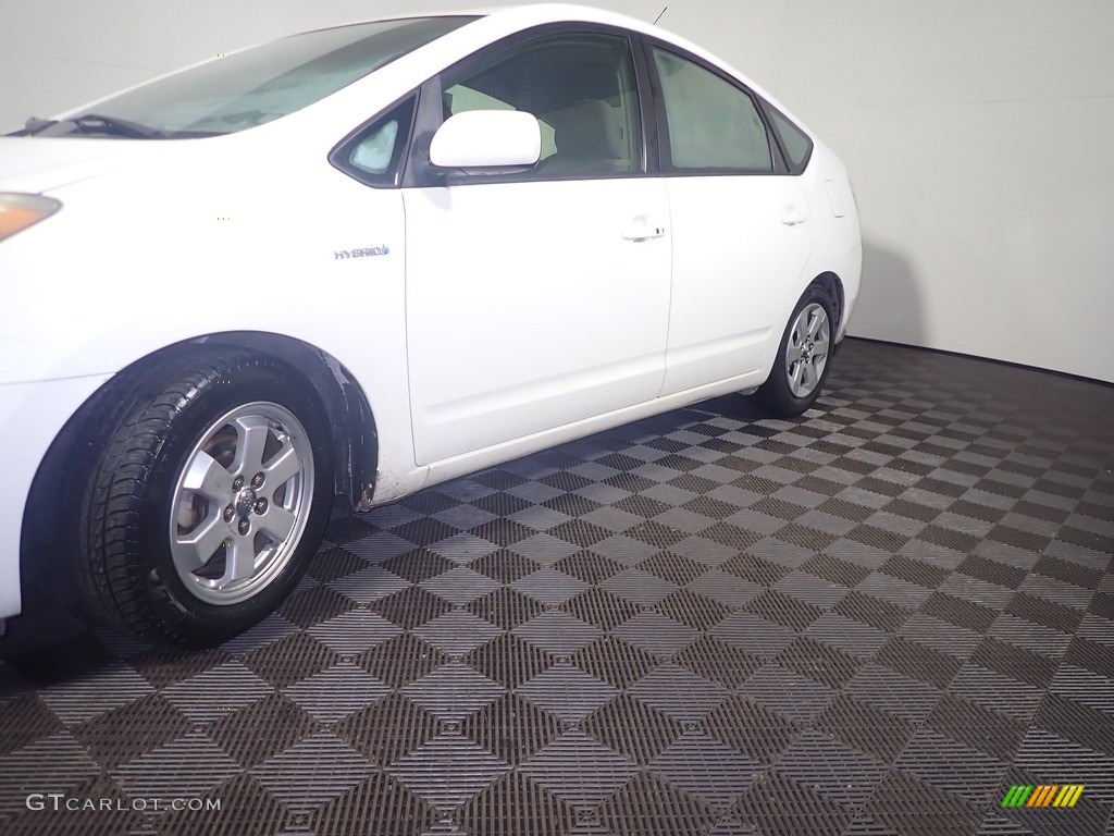 2006 Prius Hybrid - Super White / Gray photo #10