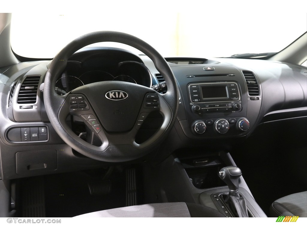 2016 Kia Forte5 LX Black Dashboard Photo #140844550