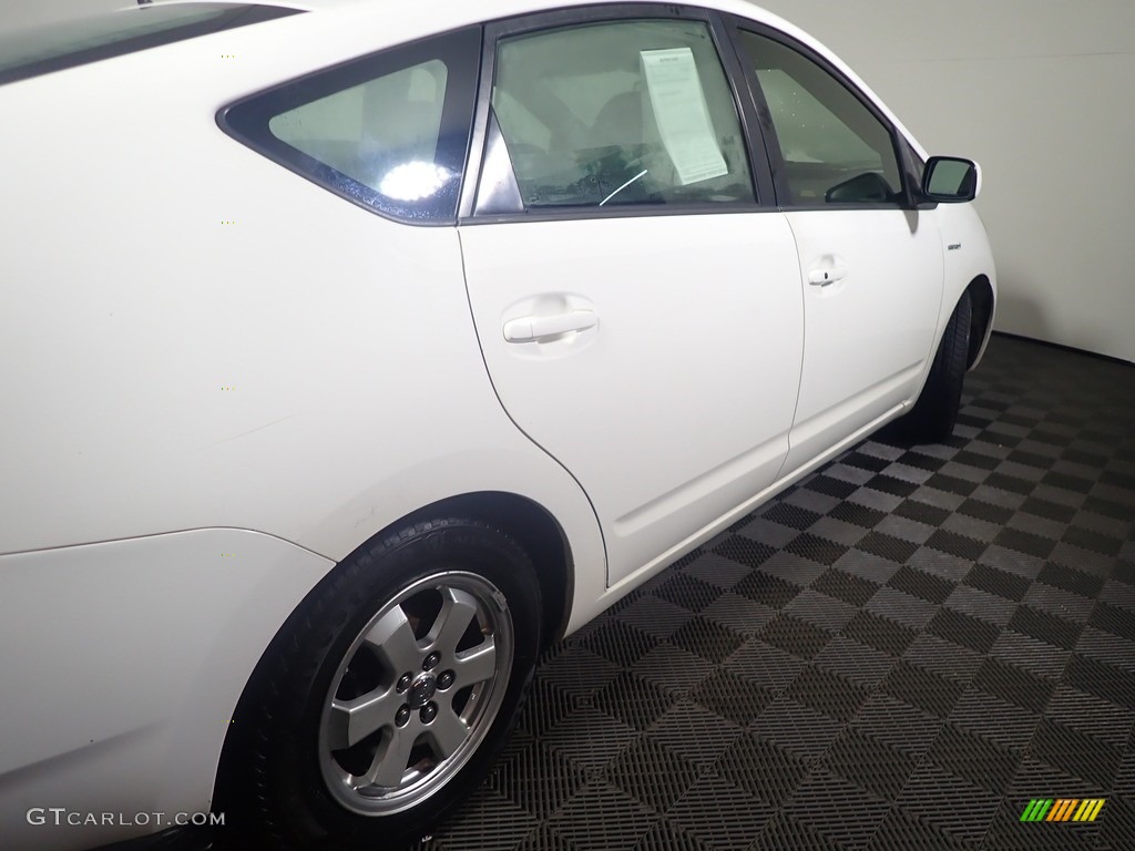 2006 Prius Hybrid - Super White / Gray photo #19