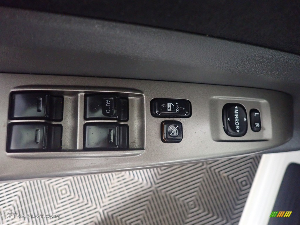 2006 Prius Hybrid - Super White / Gray photo #21