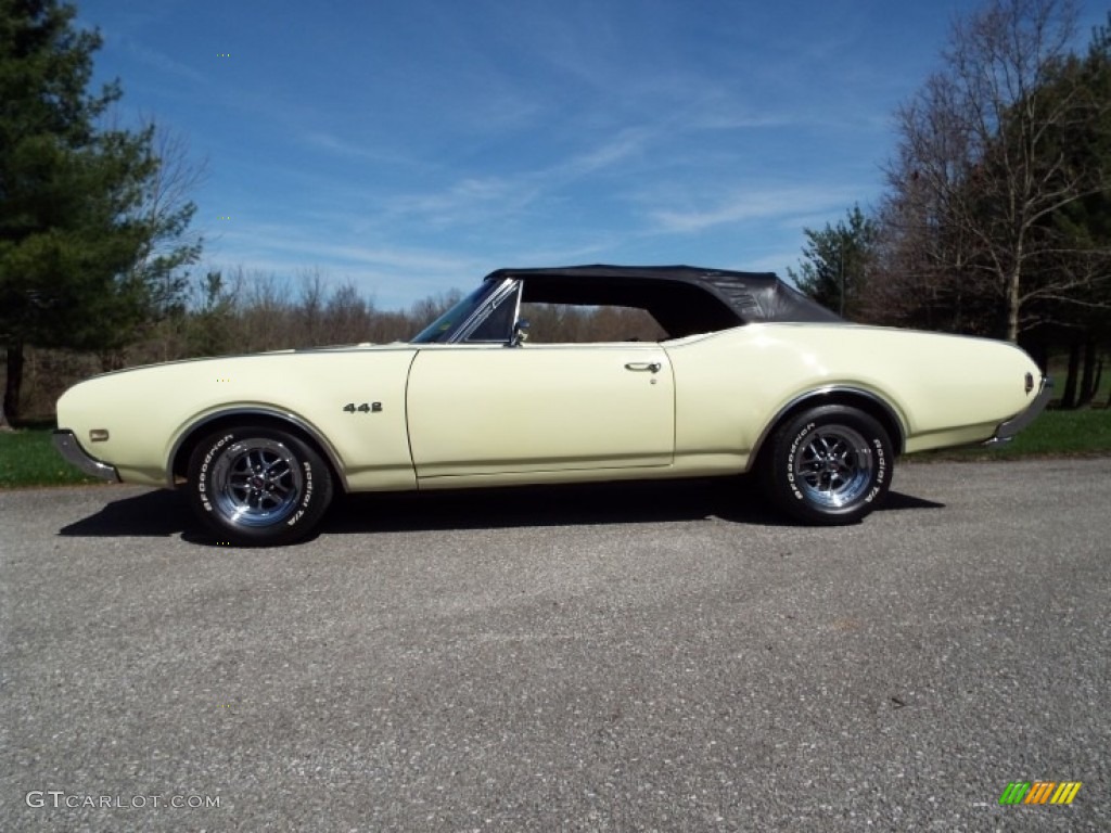Saffron 1968 Oldsmobile 442 Convertible Exterior Photo #140846011