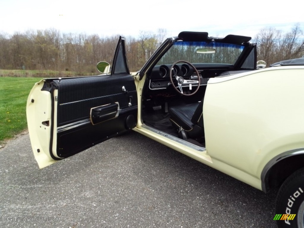 1968 Oldsmobile 442 Convertible Black Door Panel Photo #140846290