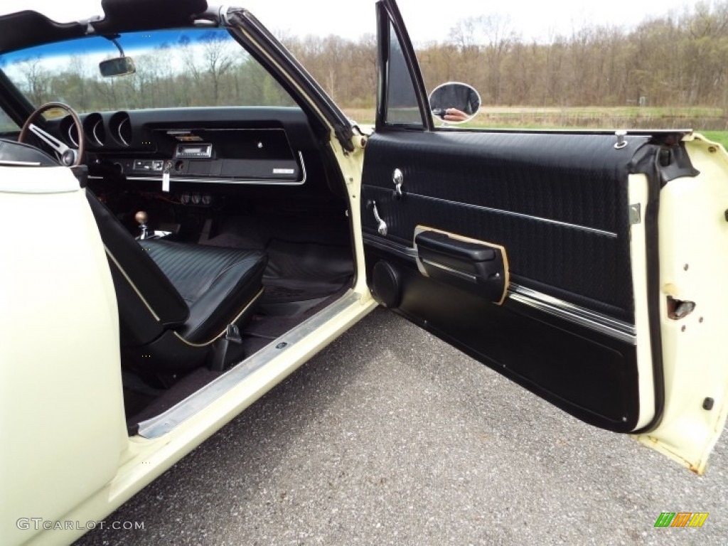 1968 Oldsmobile 442 Convertible Black Door Panel Photo #140846305