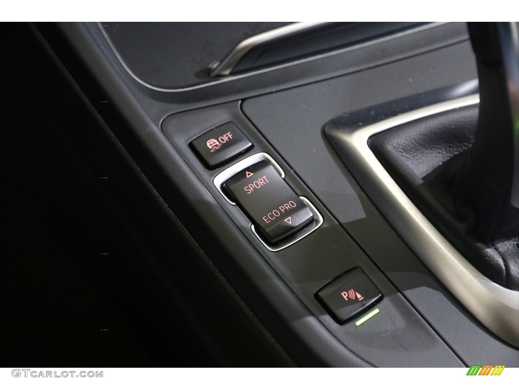 2017 3 Series 330i xDrive Sedan - Black Sapphire Metallic / Saddle Brown photo #17