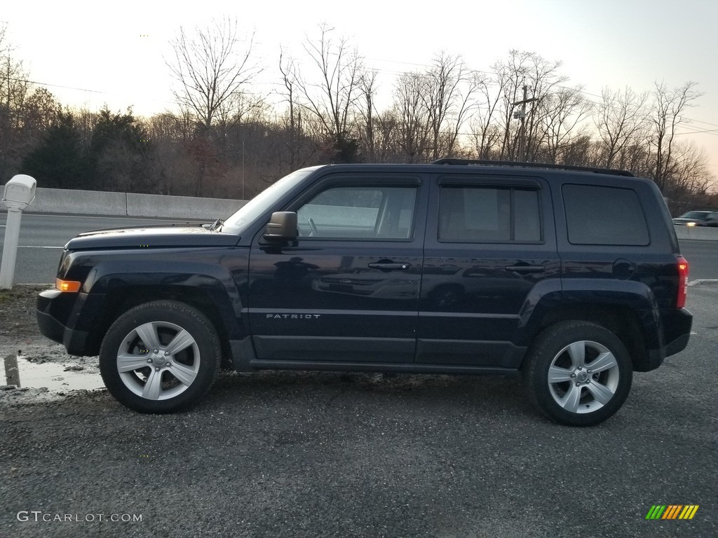 2013 Patriot Latitude 4x4 - Black / Dark Slate Gray/Light Pebble photo #6