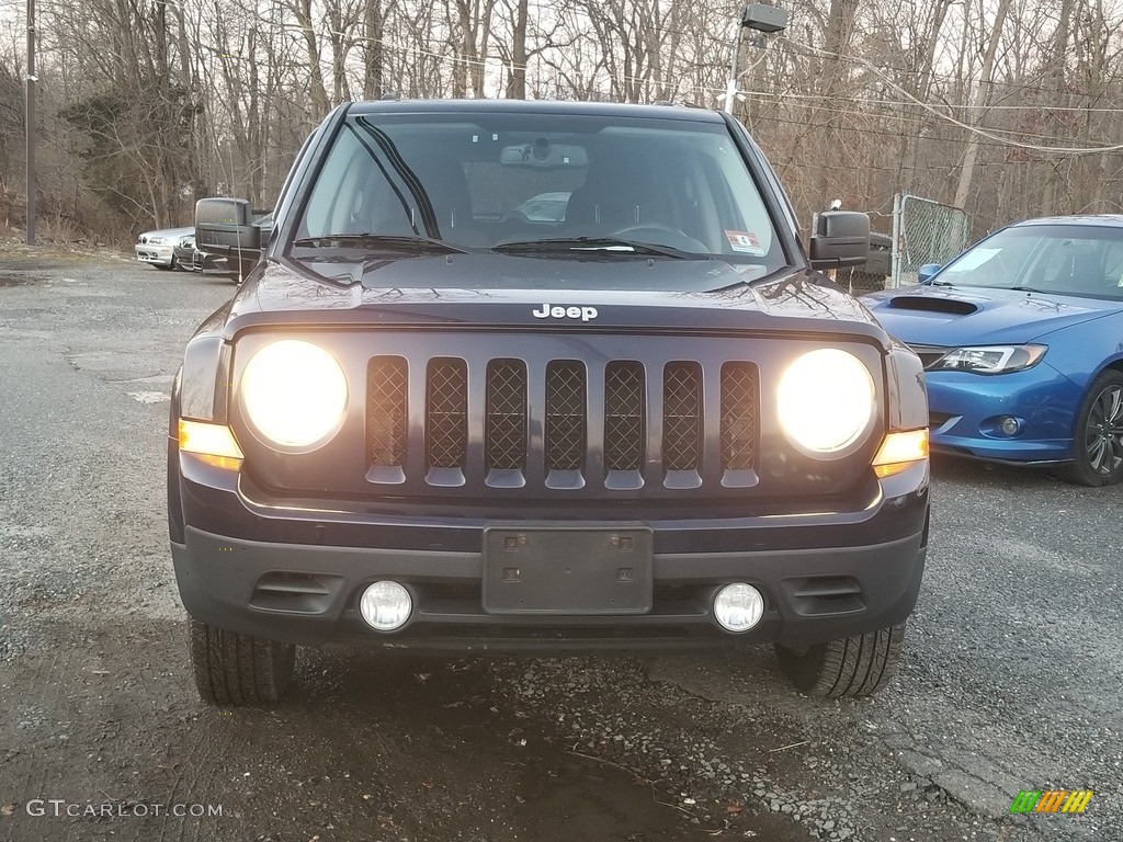 2013 Patriot Latitude 4x4 - Black / Dark Slate Gray/Light Pebble photo #8