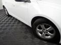 Summit White - Cruze LT Photo No. 3