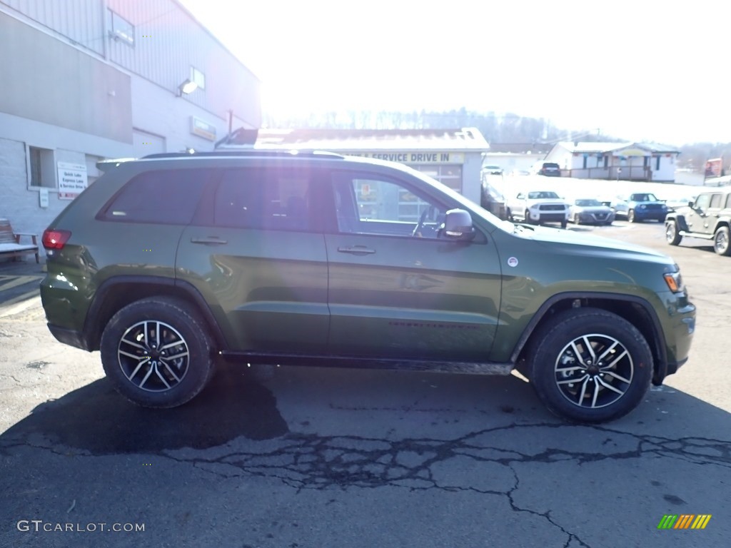 2021 Grand Cherokee Trailhawk 4x4 - Green Metallic / Black photo #7