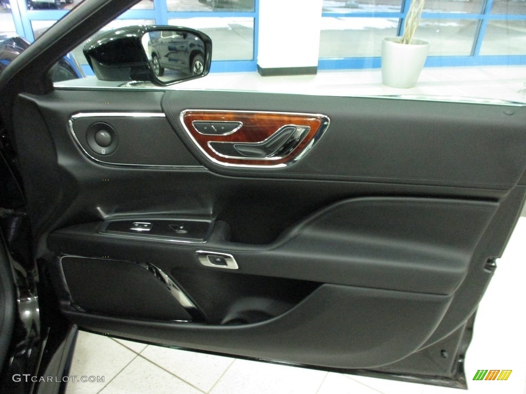 2017 Lincoln Continental Reserve AWD Ebony Door Panel Photo #140858768
