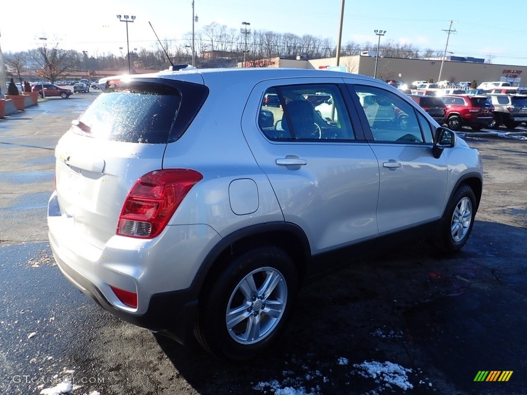 2019 Trax LS - Silver Ice Metallic / Jet Black photo #9
