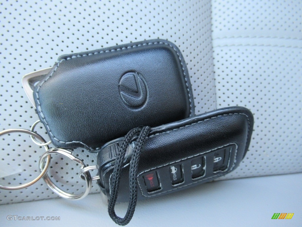 2017 Lexus ES 300h Hybrid Keys Photo #140863659
