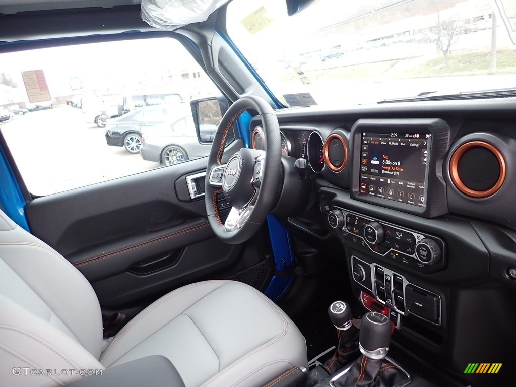 2021 Jeep Gladiator Mojave 4x4 Black/Steel Gray Dashboard Photo #140865468