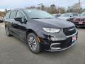 Brilliant Black Crystal Pearl 2021 Chrysler Pacifica Touring L