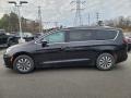 2021 Brilliant Black Crystal Pearl Chrysler Pacifica Touring L  photo #3