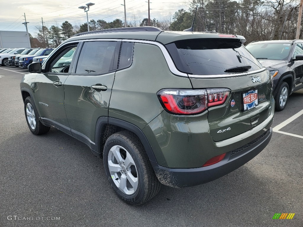 2021 Compass Latitude 4x4 - Olive Green Pearl / Black photo #4