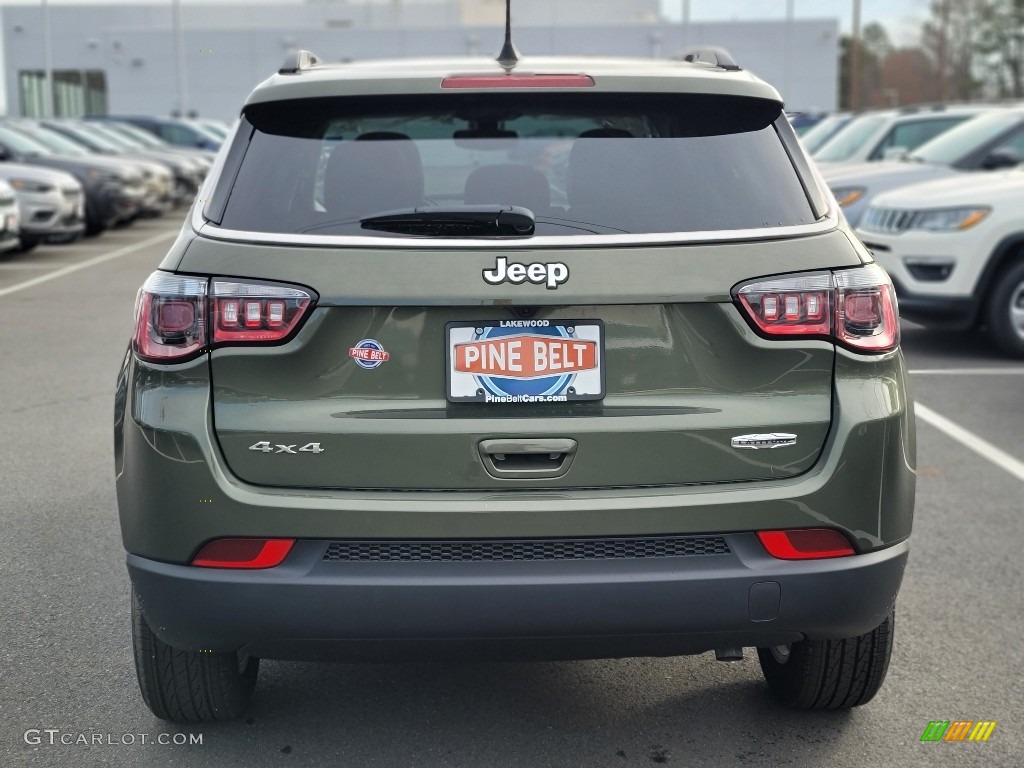 2021 Compass Latitude 4x4 - Olive Green Pearl / Black photo #5