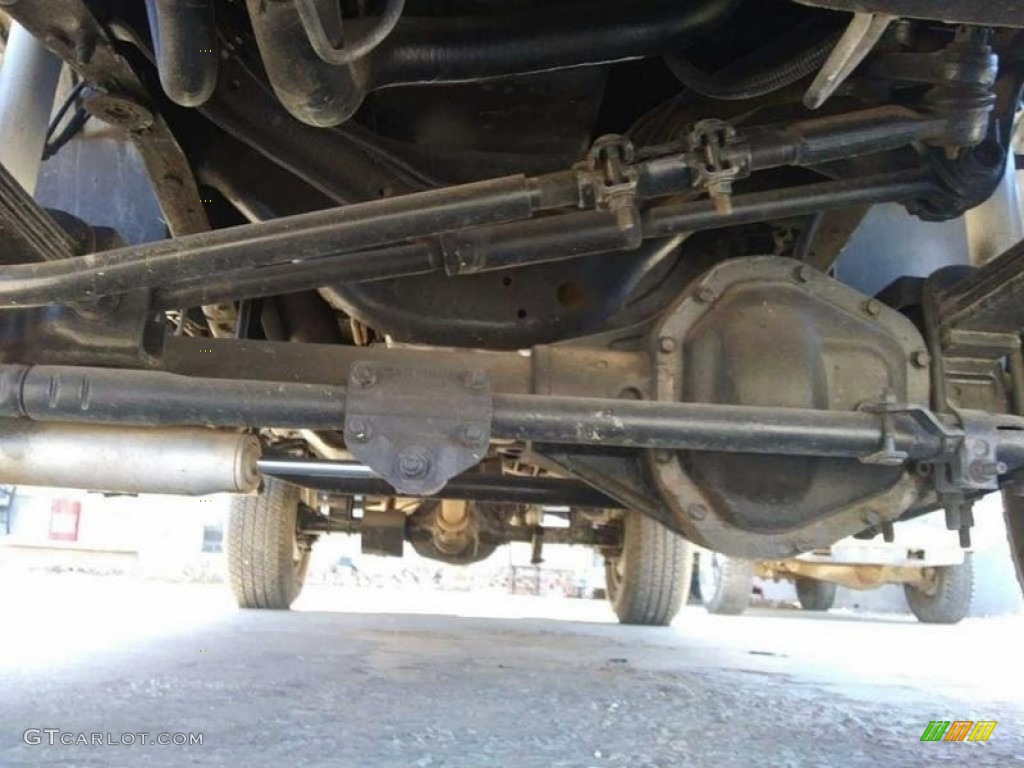 2001 Ford Excursion XLT 4x4 Undercarriage Photo #140889441