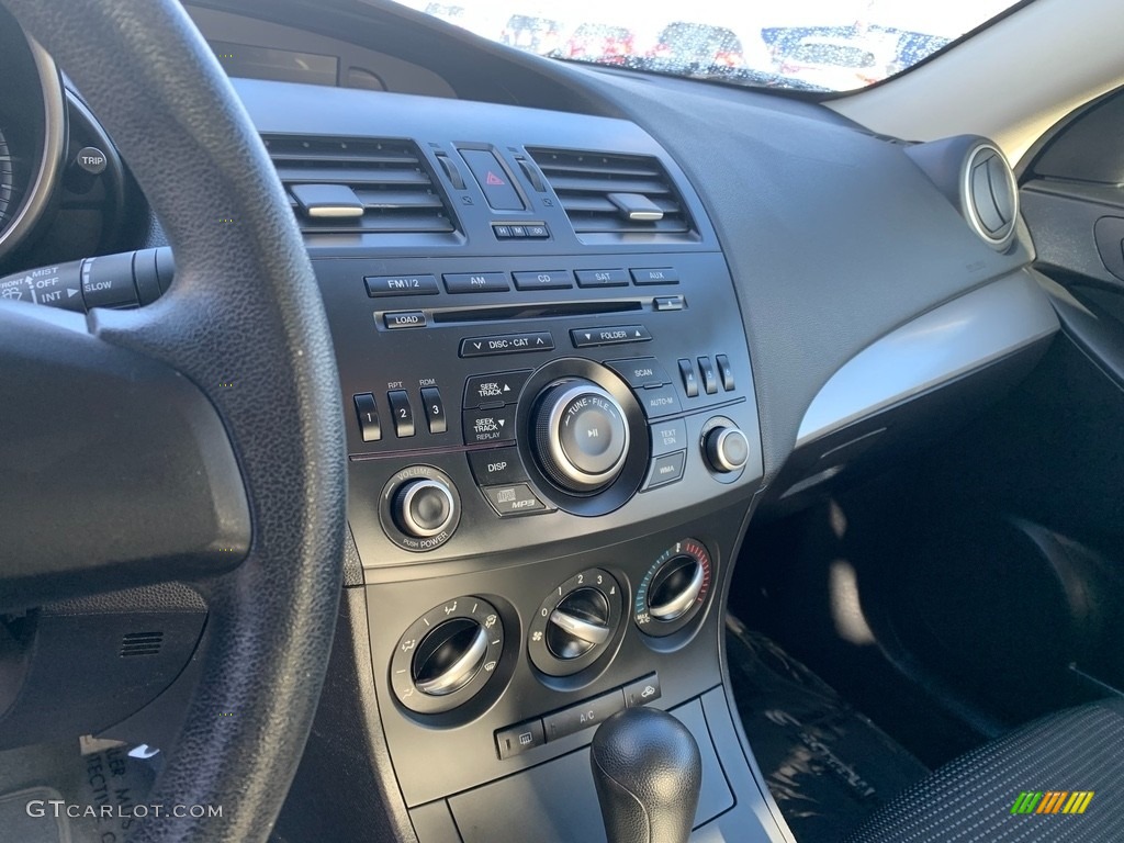 2013 MAZDA3 i SV 4 Door - Crystal White Pearl Mica / Black photo #13