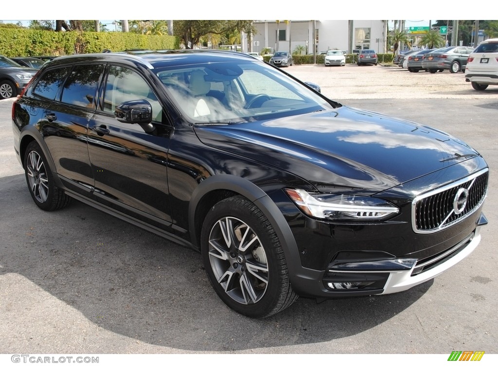 2017 Volvo V90 Cross Country T6 AWD Exterior Photos
