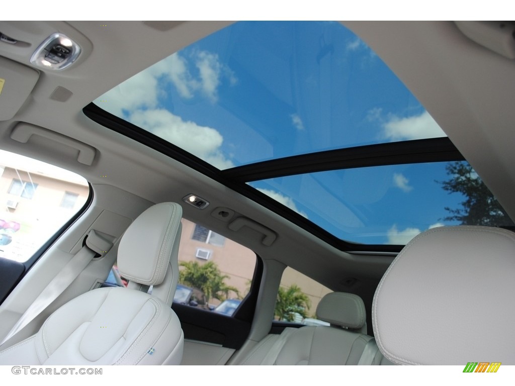 2017 Volvo V90 Cross Country T6 AWD Sunroof Photos