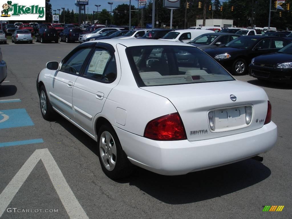 2005 Sentra 1.8 S - Cloud White / Taupe photo #4