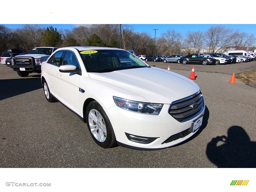 2017 Taurus SEL - Oxford White / Dune photo #1