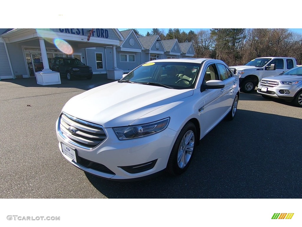 2017 Taurus SEL - Oxford White / Dune photo #3