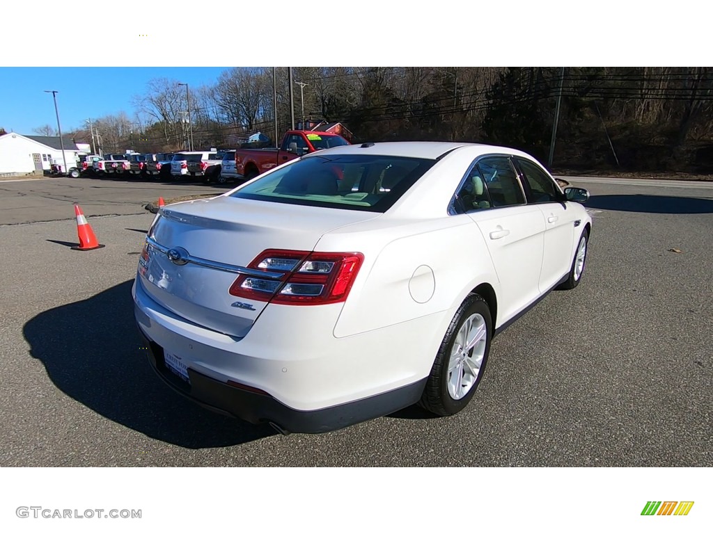 2017 Taurus SEL - Oxford White / Dune photo #7