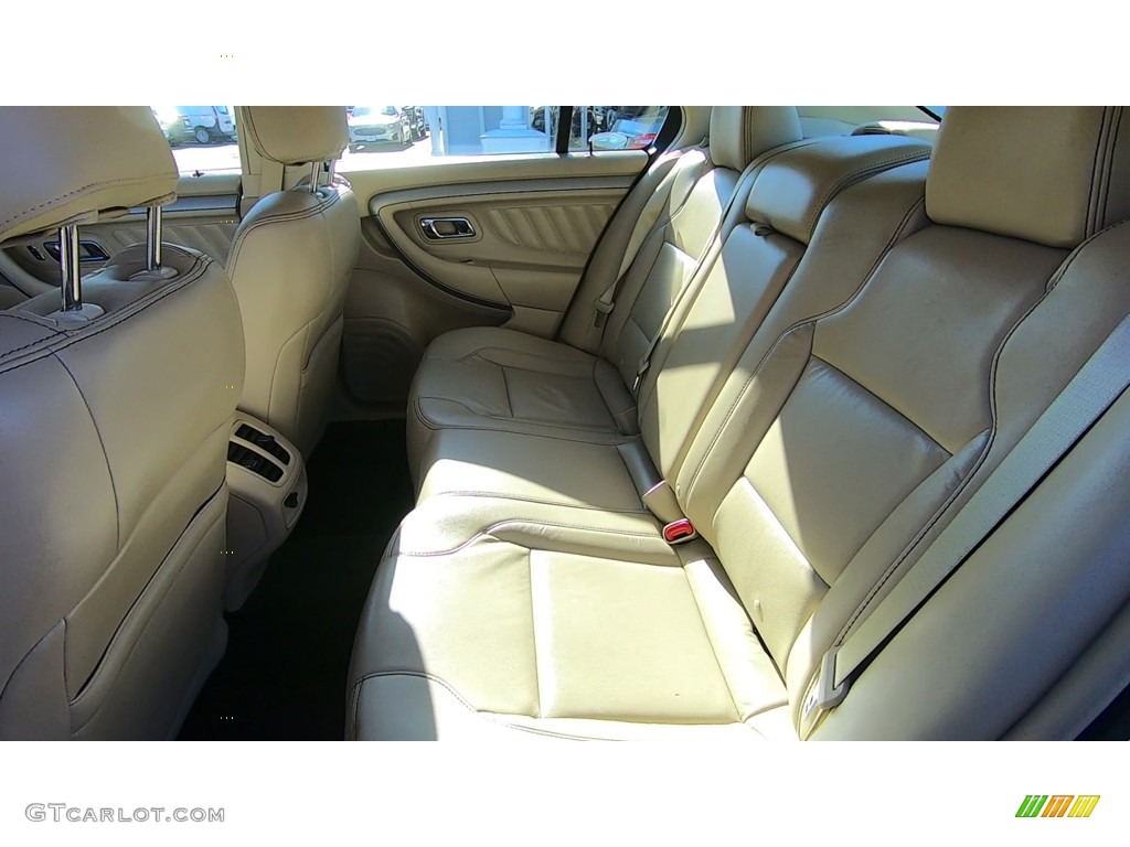 2017 Taurus SEL - Oxford White / Dune photo #19