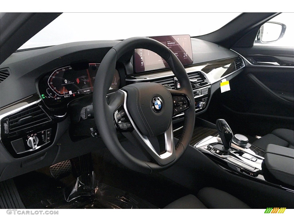 2021 5 Series 530i Sedan - Glacier Silver Metallic / Black photo #7