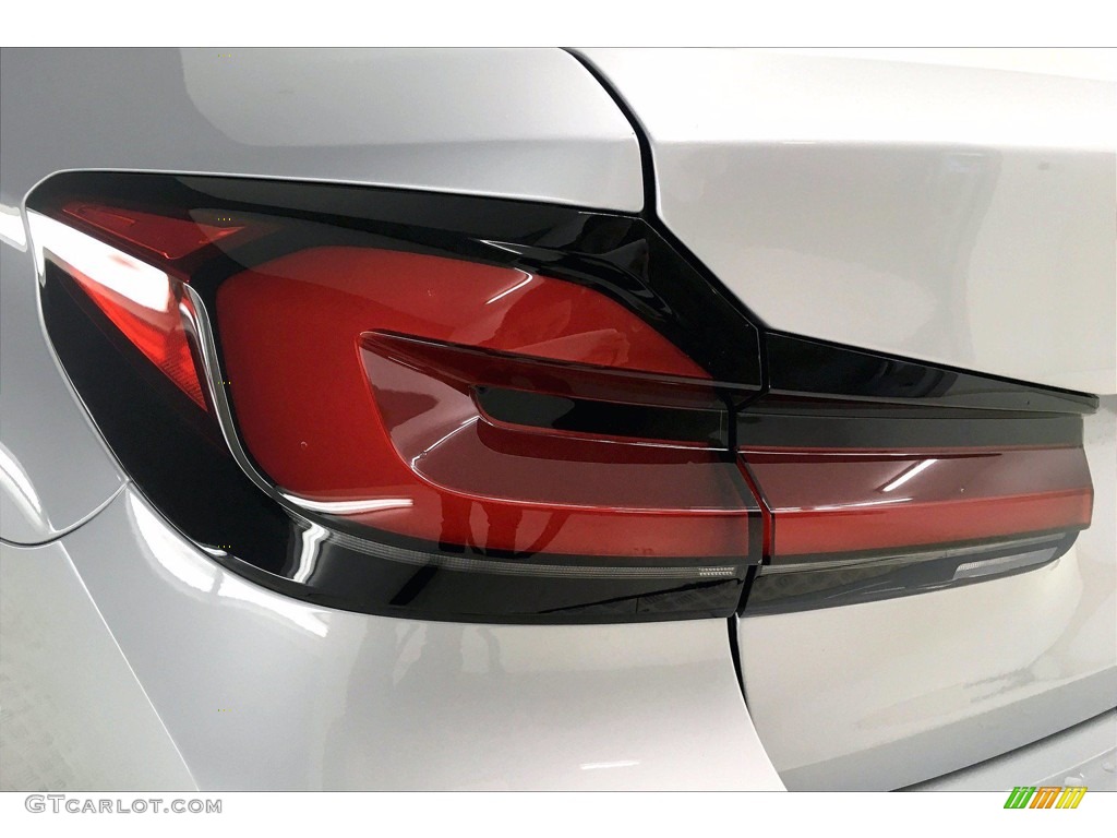2021 5 Series 530i Sedan - Glacier Silver Metallic / Black photo #16
