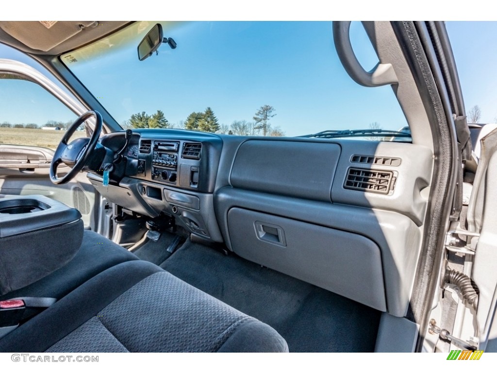 2002 F350 Super Duty XLT Crew Cab 4x4 Dually - Silver Metallic / Medium Flint photo #30