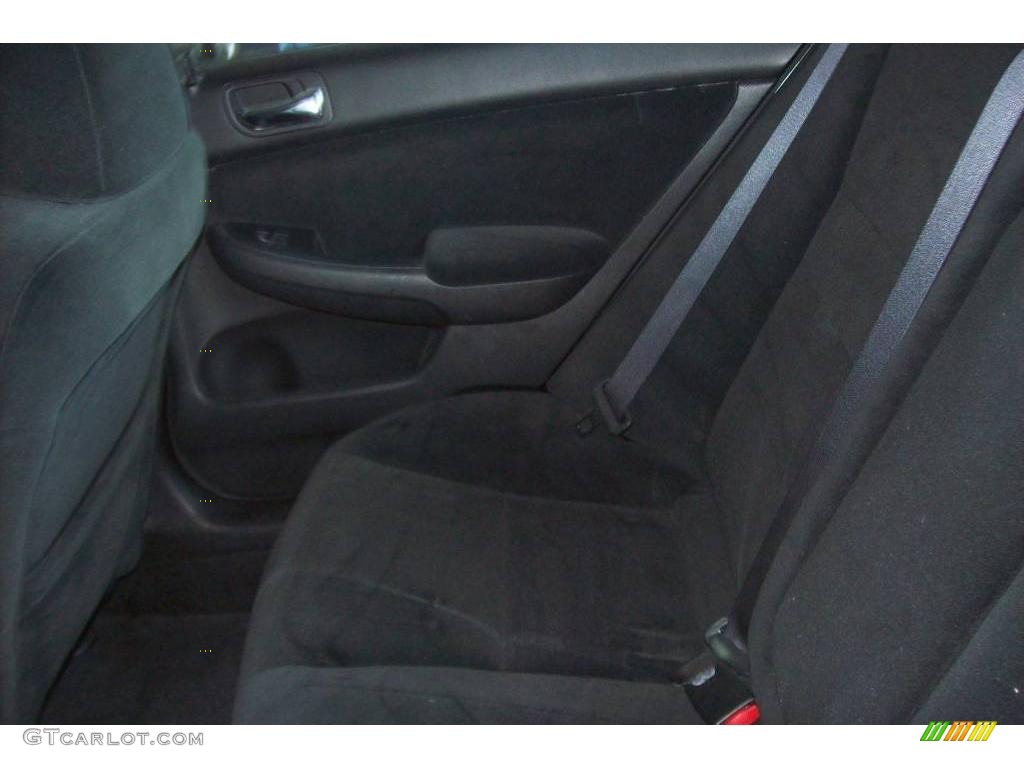 2006 Accord LX Sedan - Alabaster Silver Metallic / Gray photo #14