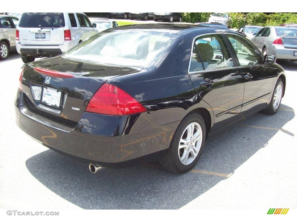 2006 Accord EX Sedan - Nighthawk Black Pearl / Ivory photo #22