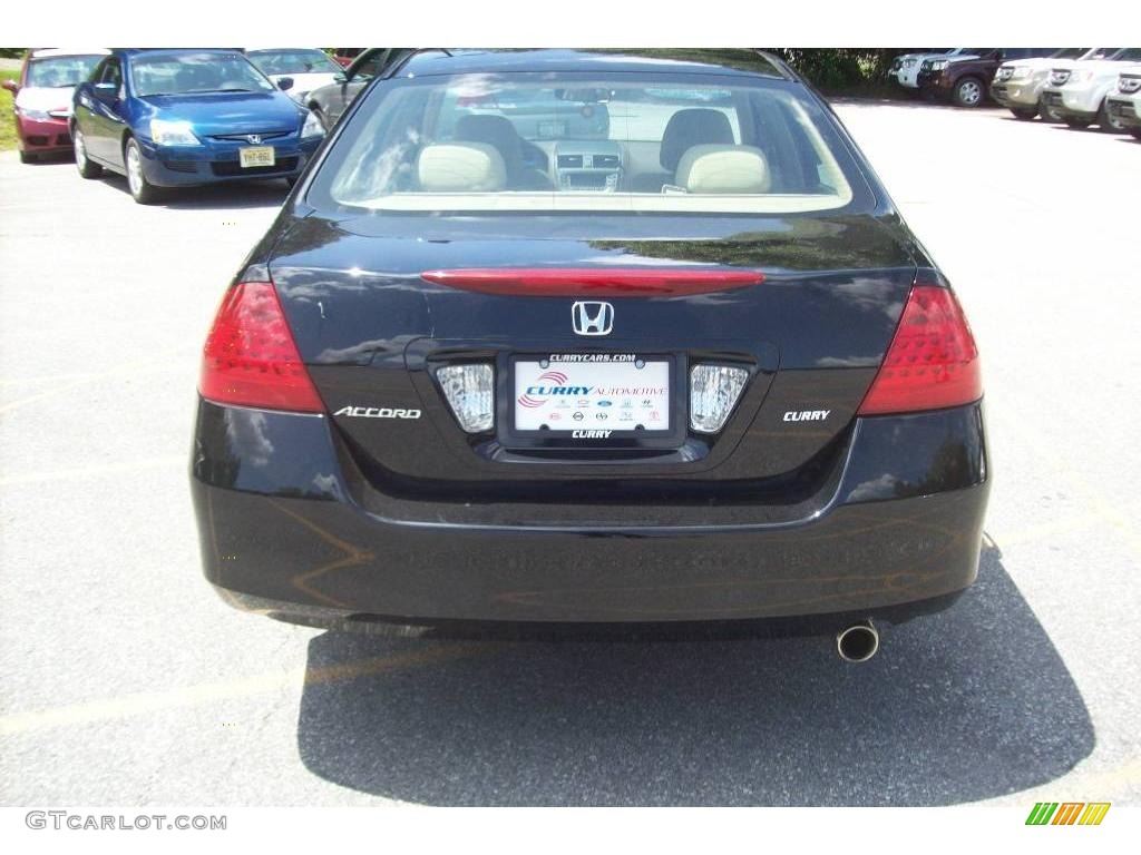 2006 Accord EX Sedan - Nighthawk Black Pearl / Ivory photo #23