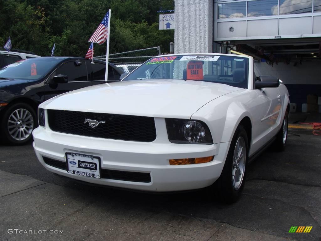 2006 Mustang V6 Premium Convertible - Performance White / Dark Charcoal photo #1