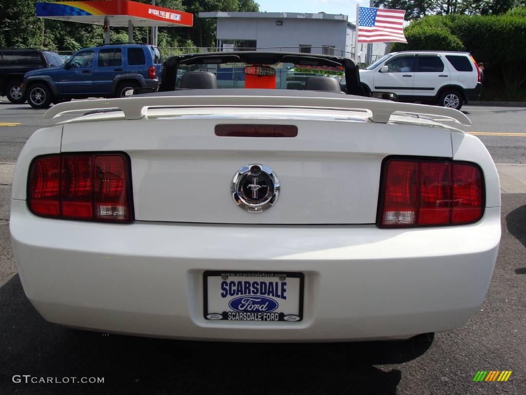 2006 Mustang V6 Premium Convertible - Performance White / Dark Charcoal photo #5