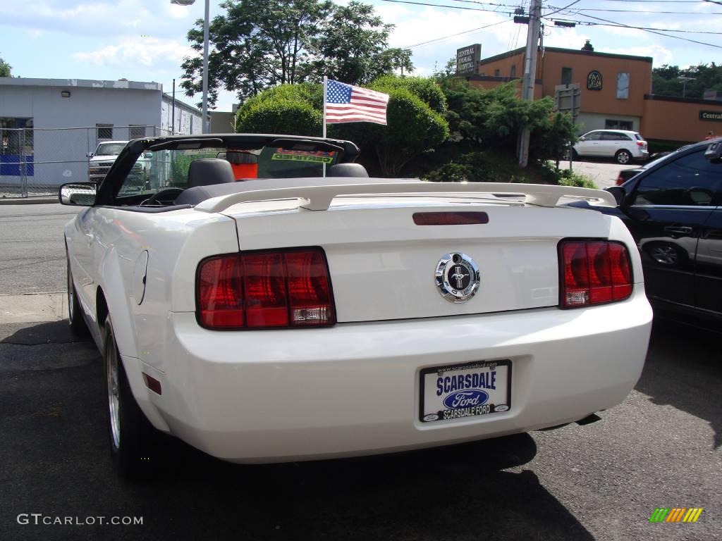 2006 Mustang V6 Premium Convertible - Performance White / Dark Charcoal photo #6