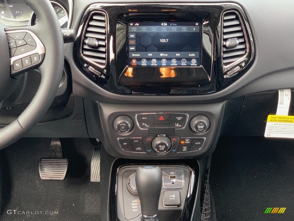 2021 Jeep Compass Latitude 4x4 Controls Photo #140915474