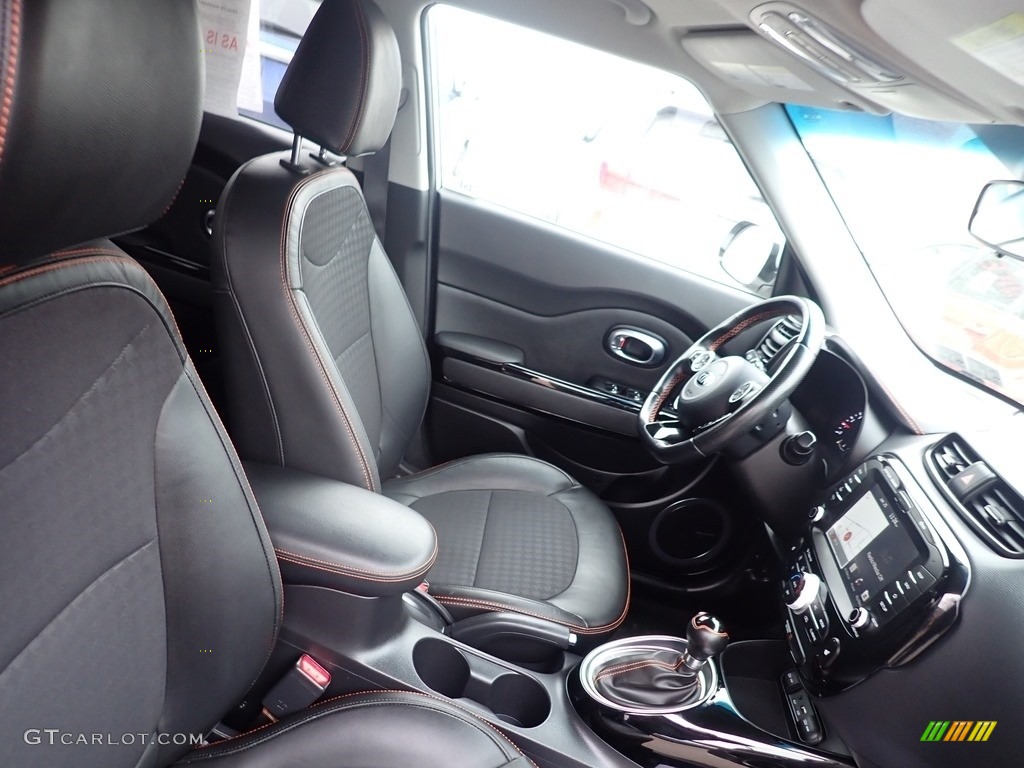 2018 Kia Soul ! Front Seat Photo #140917601