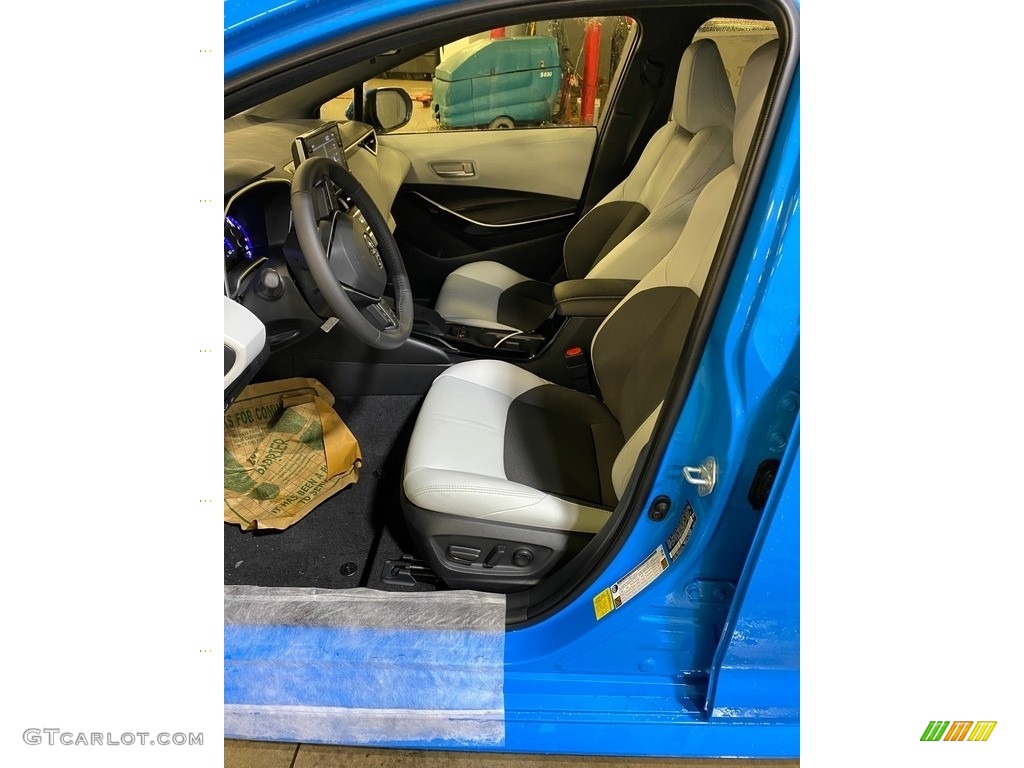 2021 Corolla Hatchback XSE - Blue Flame / Moonstone photo #2