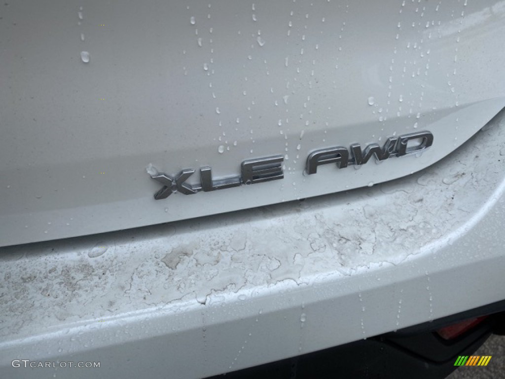 2021 Highlander XLE AWD - Blizzard White Pearl / Harvest Beige photo #24