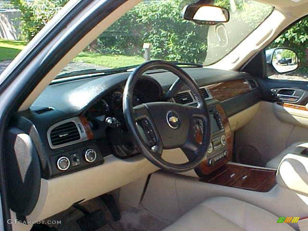 2007 Tahoe LTZ 4x4 - Summit White / Light Cashmere/Ebony photo #12